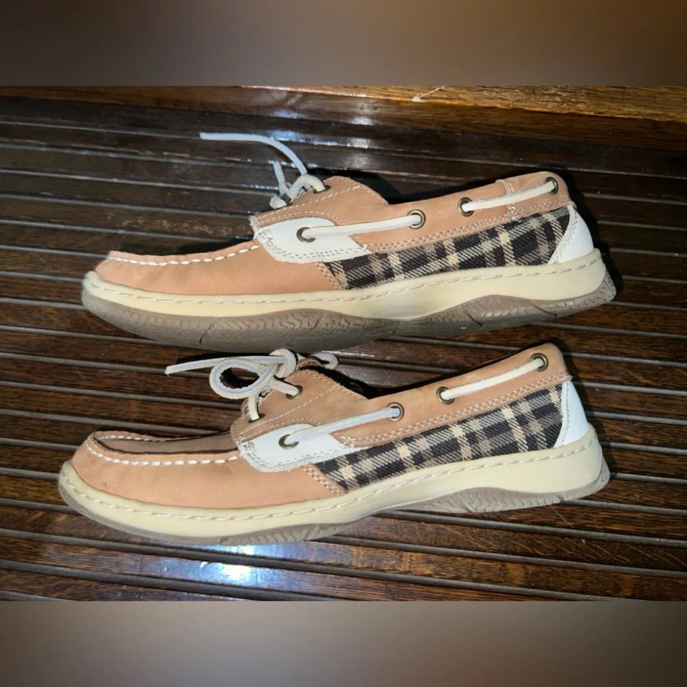 Highland Creek Men's Tan Boat‎ Shoes black plaid accents leather size 8